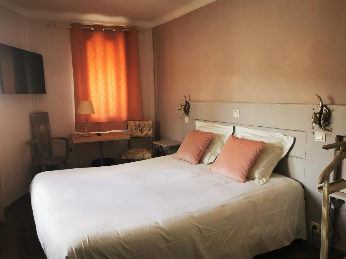 Logis Hotel Restaurant Planes Саягуз Екстериор снимка
