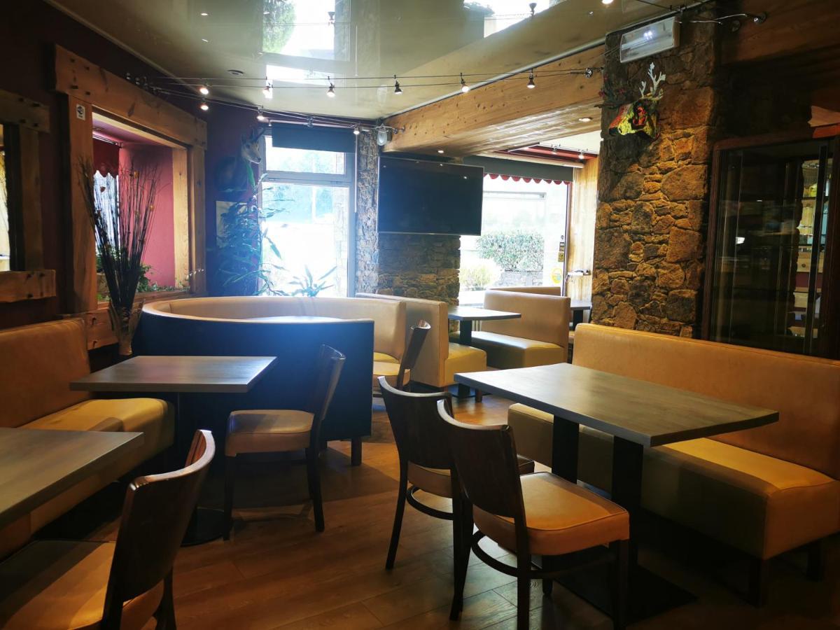 Logis Hotel Restaurant Planes Саягуз Екстериор снимка