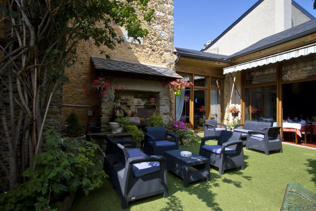 Logis Hotel Restaurant Planes Саягуз Екстериор снимка