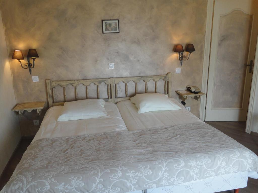 Logis Hotel Restaurant Planes Саягуз Екстериор снимка