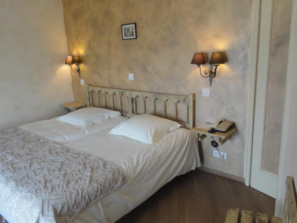 Logis Hotel Restaurant Planes Саягуз Екстериор снимка