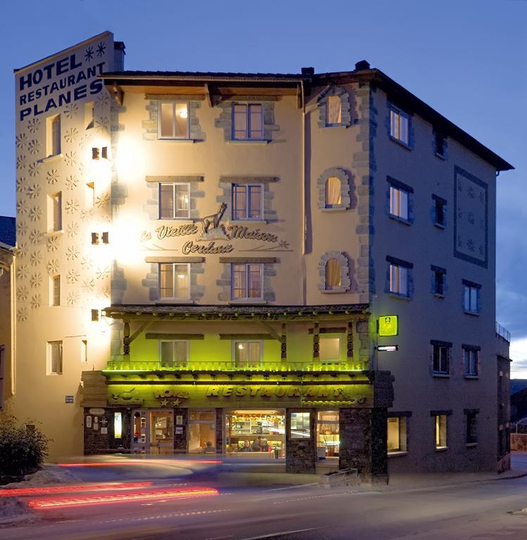 Logis Hotel Restaurant Planes Саягуз Екстериор снимка