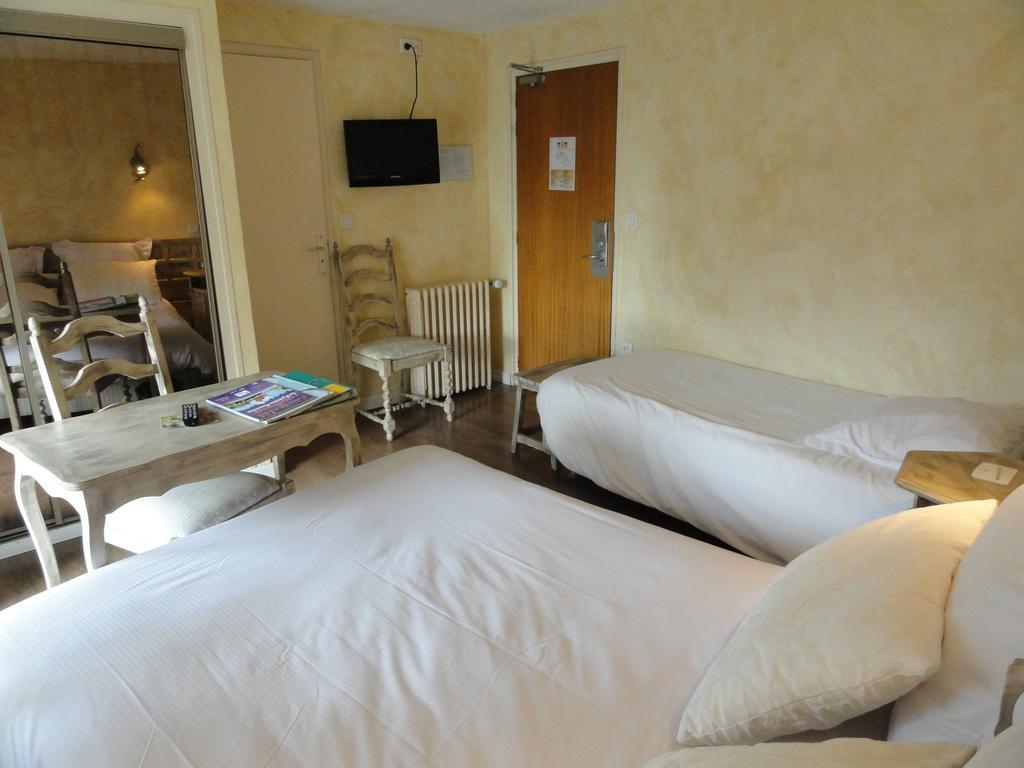 Logis Hotel Restaurant Planes Саягуз Екстериор снимка
