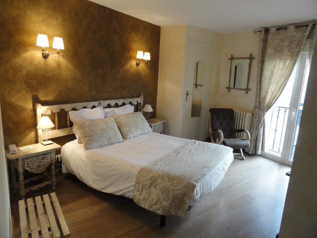 Logis Hotel Restaurant Planes Саягуз Екстериор снимка