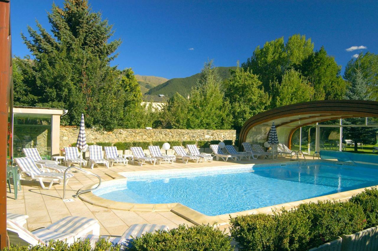 Logis Hotel Restaurant Planes Саягуз Екстериор снимка